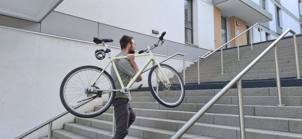 Extravagant urban bike (Kardan, Fluorescence) from Biomega in Heidelberg