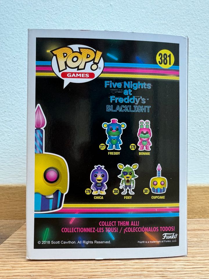 Funko POP! Games - Five Nights at Freddys - blacklight cupcake in Freising