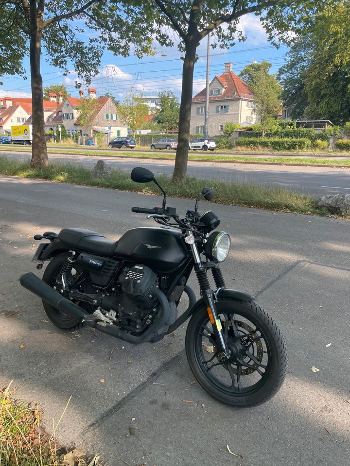 Moto Guzzi V7 III Stone in München