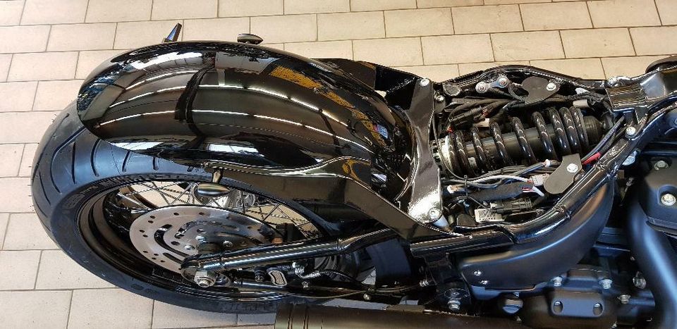 Heckumbau Harley Davidson Street Bob Slim Neue 2018 Modelle in Hattingen