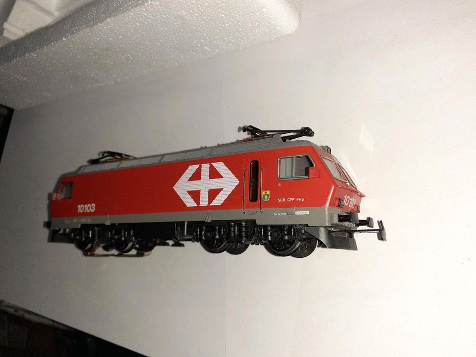 Märklin 3328 H0 RE 4/4 SBB rot in Beckum