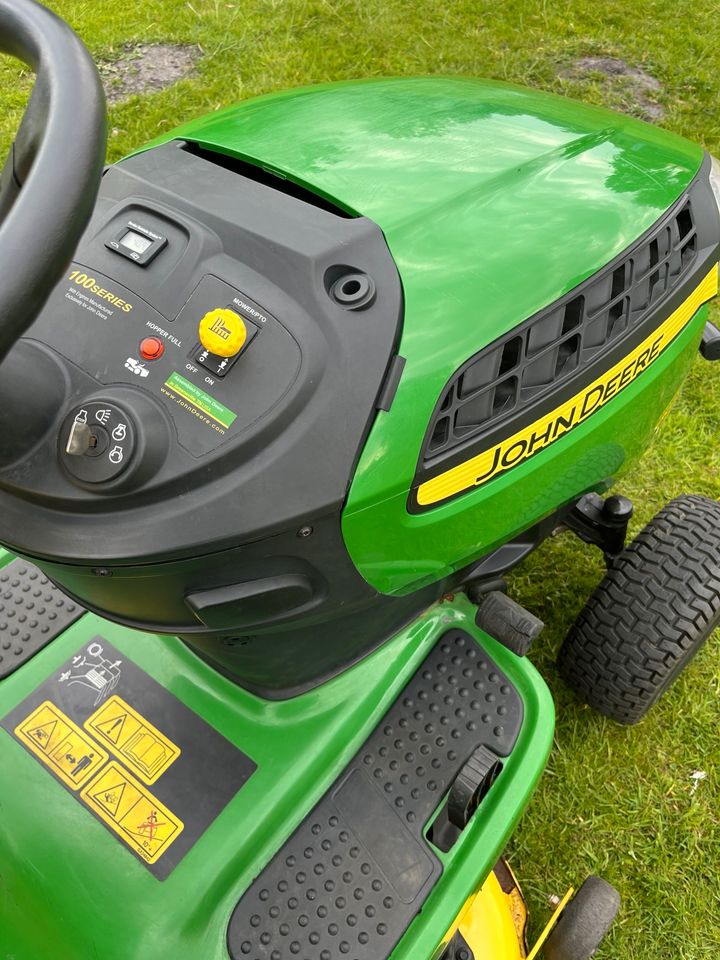 Aufsitzmäher John Deere X155R Rasentraktor Rasentrecker Rasenmähe in Bremervörde