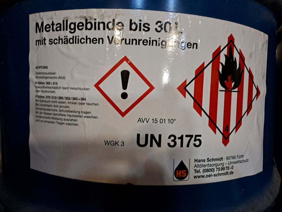 5 Fässer 210 Liter blau, Speziell für Entsorgung, fast neuwertig in Forchtenberg