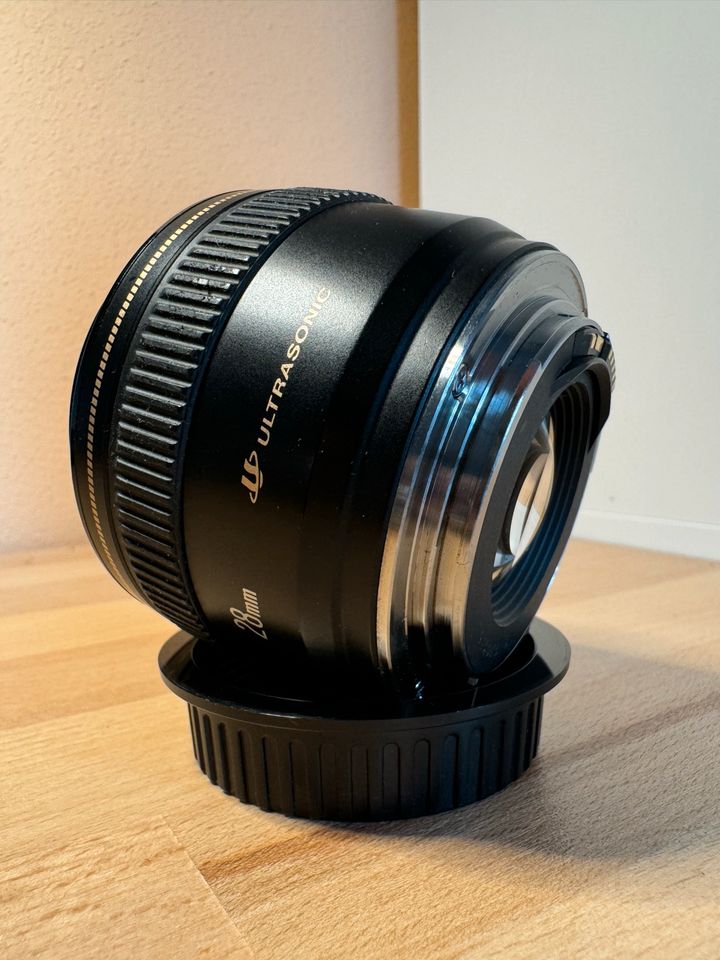 Canon EF 28mm f/1.8 USM Objektiv in Bonn