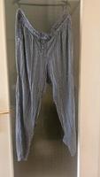 Betty Barclay Collection Größe 46 Stoffhose blau weiß Punkte Hannover - Südstadt-Bult Vorschau