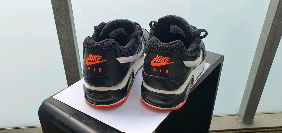 Nike Air Max Command Schwarz Größe 43 in Pinneberg