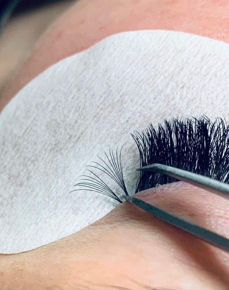 MOBILE Wimpernverlängerung SCHULUNG 2D bis 10D VOLUMEN Lashes in Warendorf