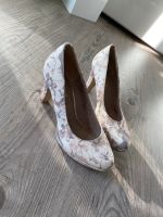 Pumps Schuhe von S. Oliver / Gr. 38/ weiß Rose Blumen/ wie neu! Niedersachsen - Wilhelmshaven Vorschau