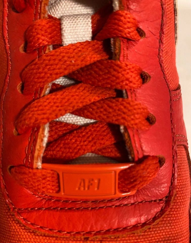 Nike Air Force 1 Sneaker Gr. 38 Turnschuhe Rot in Berlin