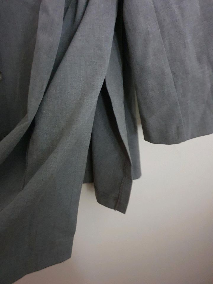 2 tlg. grauer Anzug (Hose und Longblazer) Gr. 54 in Jungingen