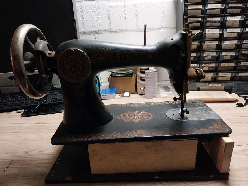 Singer Nähmaschine aus Gusseisen um 1900 . in Lüneburg