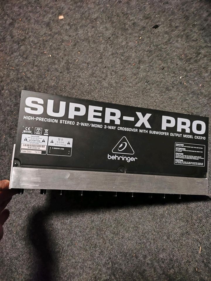 Behringer Super-X Pro Frequenzweiche 19 Zoll Rack Outboard in Offenburg