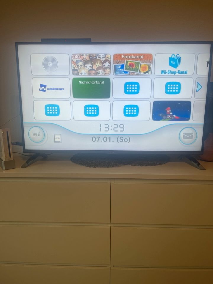 Nintendo Wii + Zubehör und Spiele in Duisburg