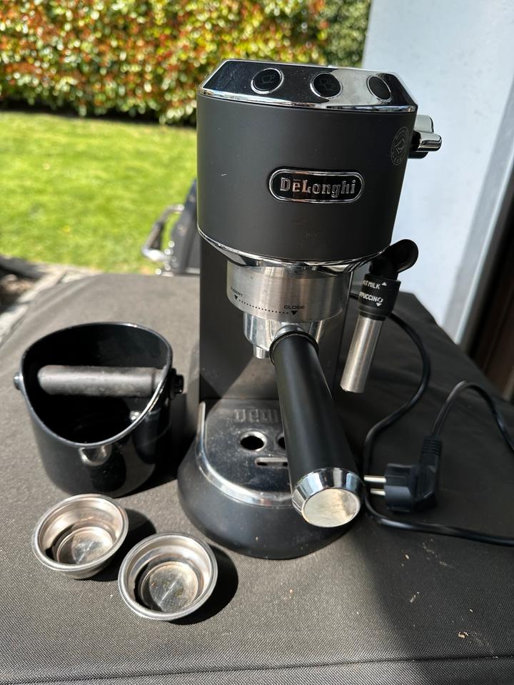 De'Longhi Dedica Style EC 685.B – Espresso Siebträgermaschine in Wehrheim
