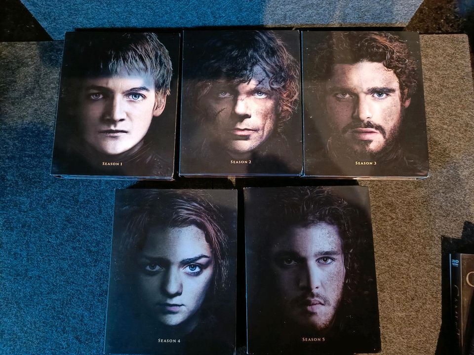 DVD´s Game of Thrones Staffel 1 - 5 im Schuber in Rühen