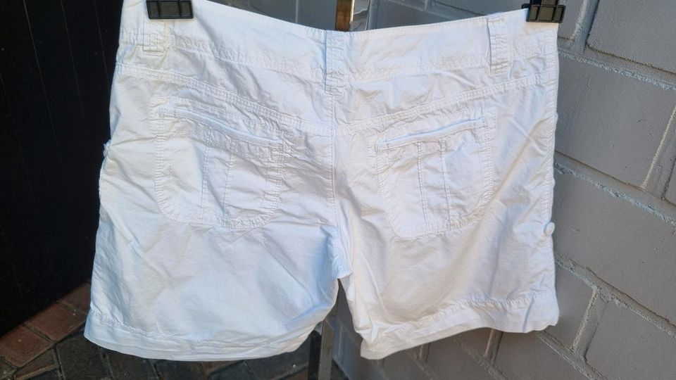 Edc by Esprit Shorts Modell Star weiß  u. Türkis Gr. 40 in Issum