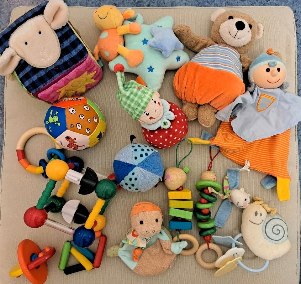 SET(neuwertig)Babyspielzeug Spieluhr Würfel Bälle Plüsch Klappern in  Brandenburg - Potsdam, Baby Spielzeug gebraucht kaufen