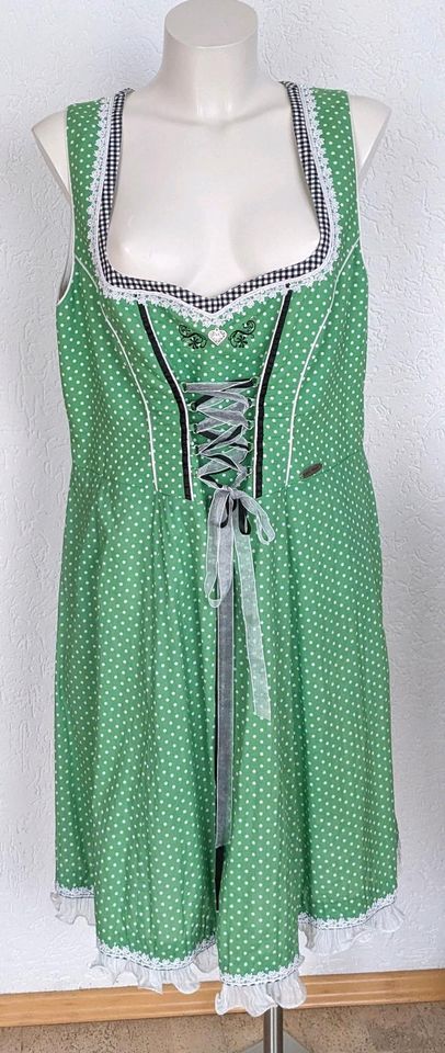 Damen Dirndl in Regen