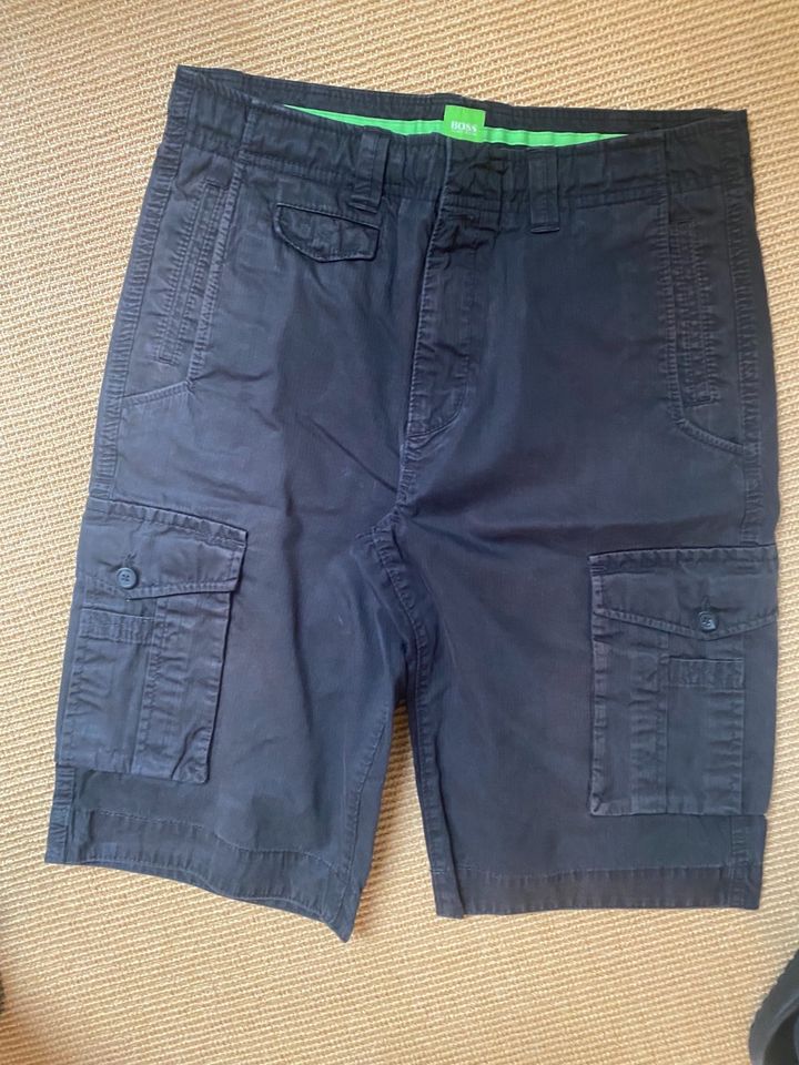 Hugo Boss Herren Shorts Gr.50 in Düsseldorf