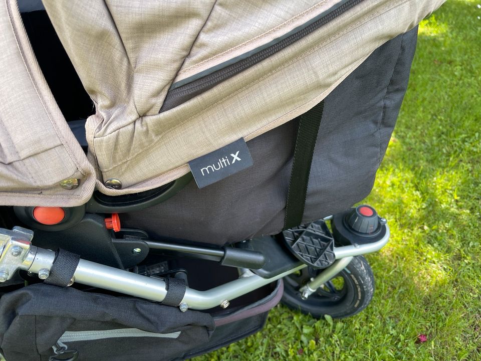 Kinderwagen TFK Joggster Adventure + Zubehör in Grünwald