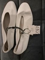 Ballerinas Zara Leder neu in weiß, Größe 39 Baden-Württemberg - Reutlingen Vorschau