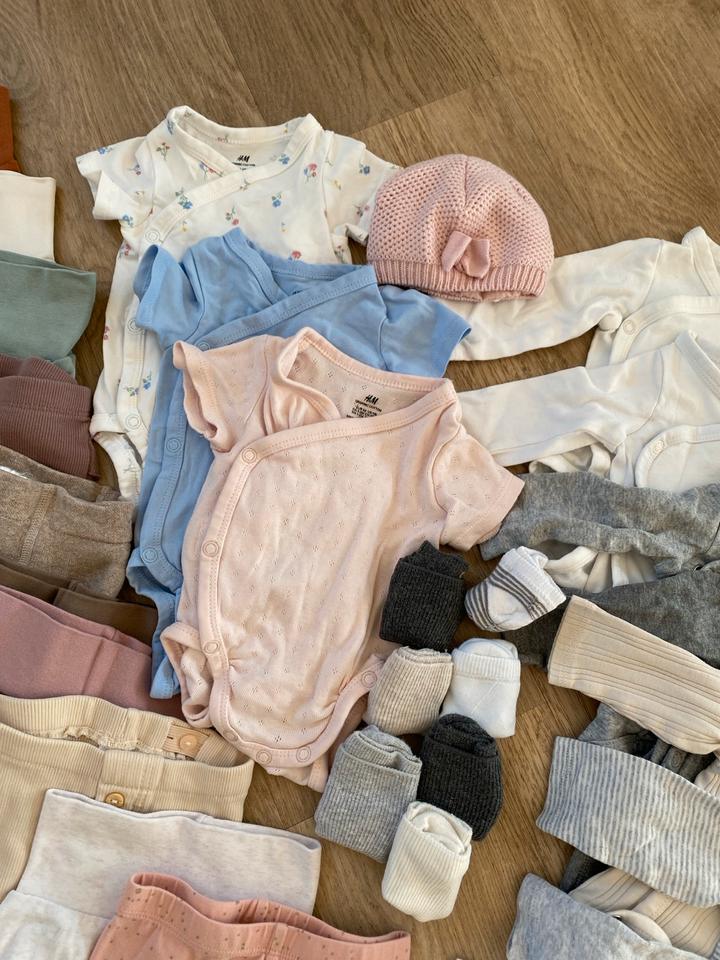 Kleiderset 42 Teile in Größe 56, super Zustand, H&M, Topomini in Bad Neustadt a.d. Saale