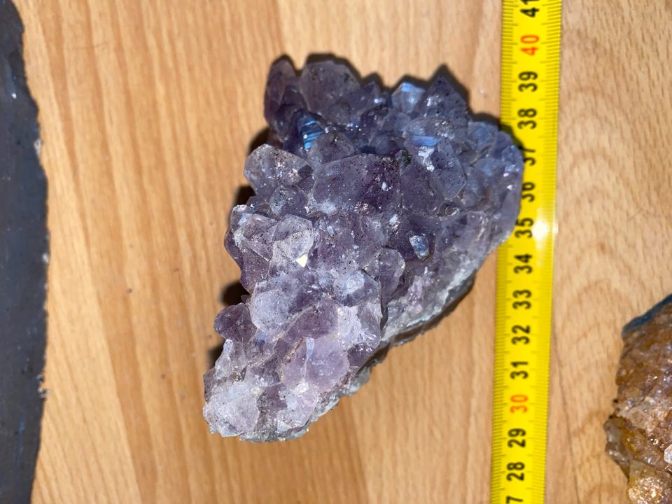 Amethyst Drusen Kristalle tolle Farben Yoga Ayurveda Heilpraktik in Magdeburg