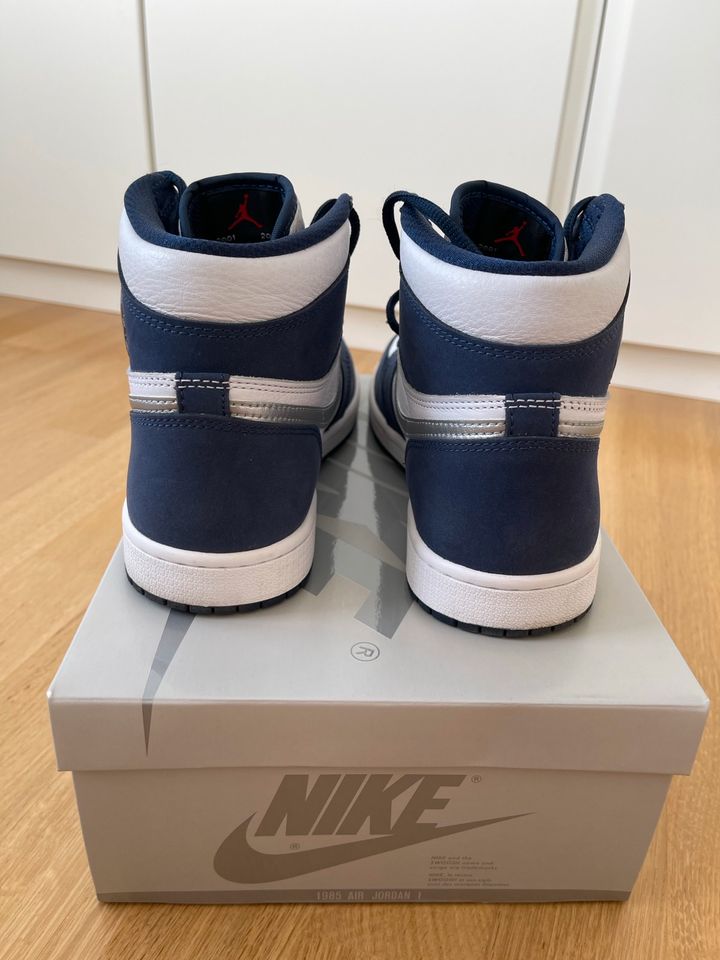 Nike Air Jordan 1 High Midnight Navy 41 US 8 in Hochheim am Main