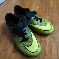 Kinder Sport Schuhe Nike Halle Gr. 32 Gelb Hessen - Schwalmstadt Vorschau