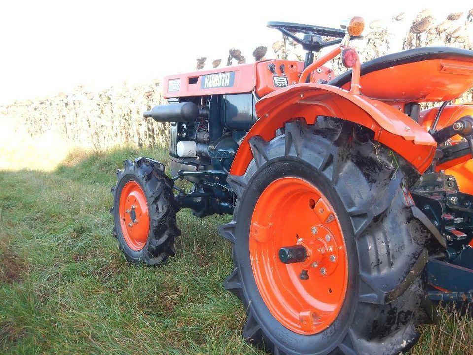 Kubota B7000 Kleintraktor Schmalspurtraktor in Zielitz