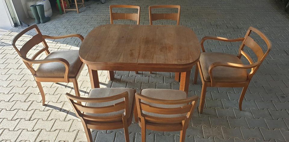 Esstisch mit 6 Stühlen in Neubrunn