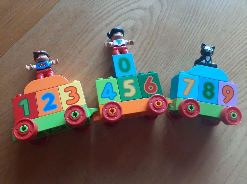 Lego Duplo Zahlenzug, leider ohne Lokomotive in Weinstadt