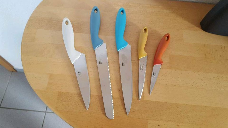 Messerblock mit 5 Messern zu verkaufen in Erwitte