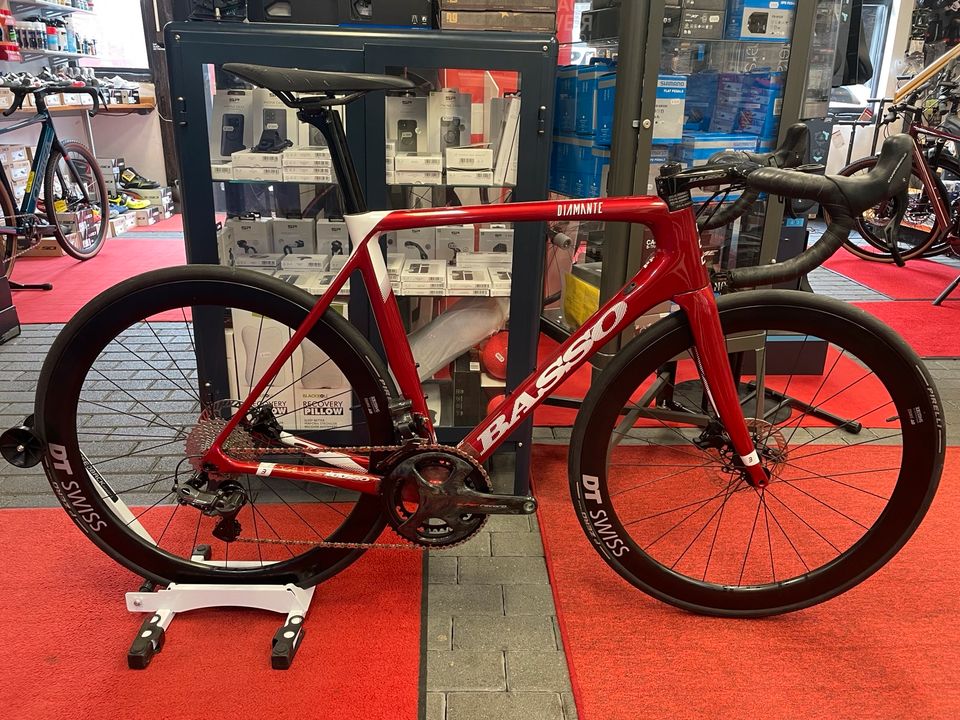 Basso Diamante Disc Super Record EPS 12-fach Gr. 53cm Rubin Red in  Nordrhein-Westfalen - Willich | Herrenfahrrad gebraucht kaufen | eBay  Kleinanzeigen ist jetzt Kleinanzeigen