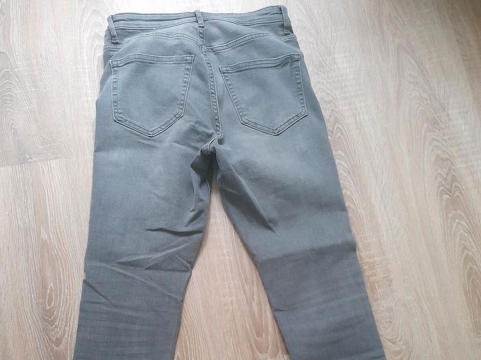 Damen Jeans Hellgrau Größe S(36) in München