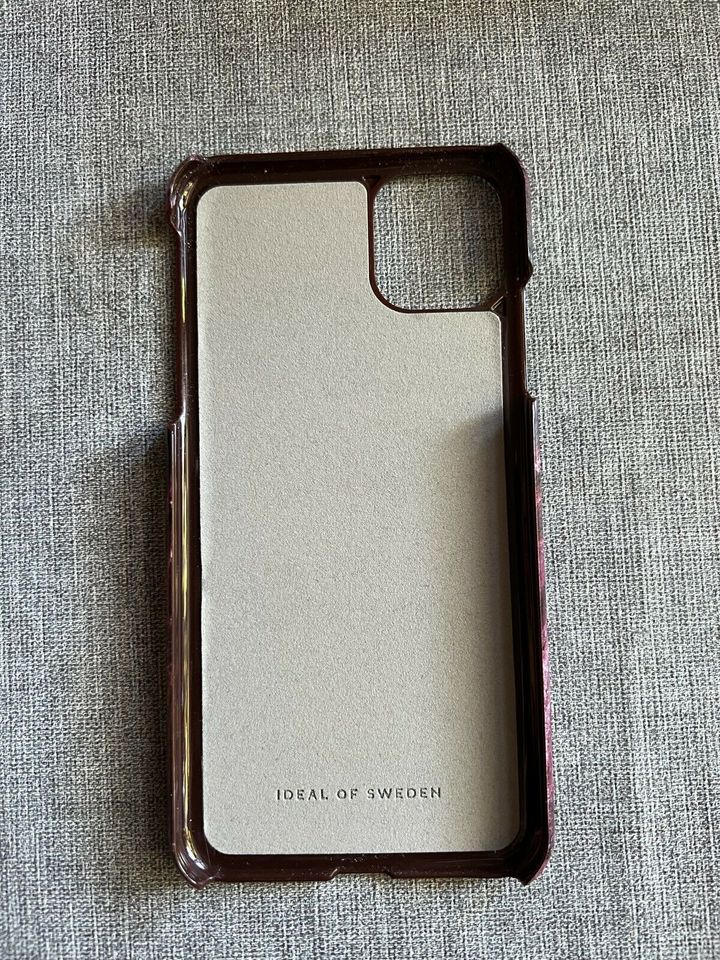 Ideal of Sweden Cover Golden Plum NEU für iPhone 11 Pro Max in Neetze