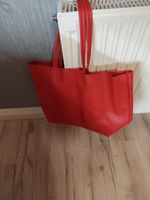 Strandtasche/Umhängetasche Kunstleder rot-gelocht Thüringen - Apolda Vorschau