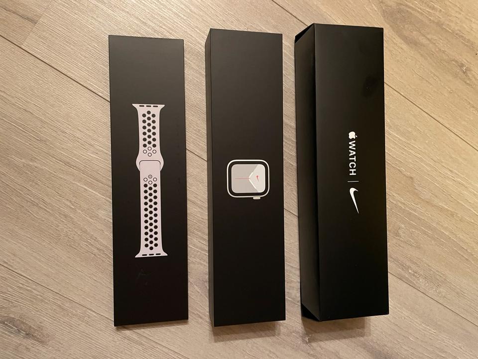 Apple watch series 4 nike box new arrivals