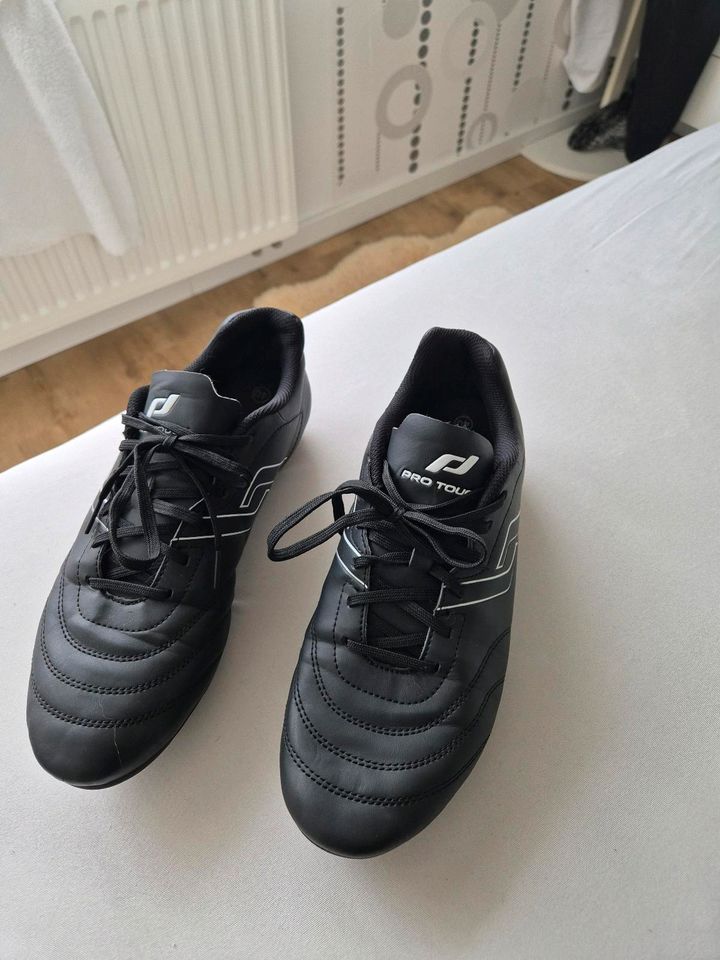 Protauch Fussballschuhe  gr 40 in Dortmund