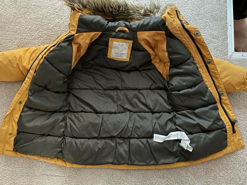 Winterjacke von Zara Größe 116 in Kritzmow