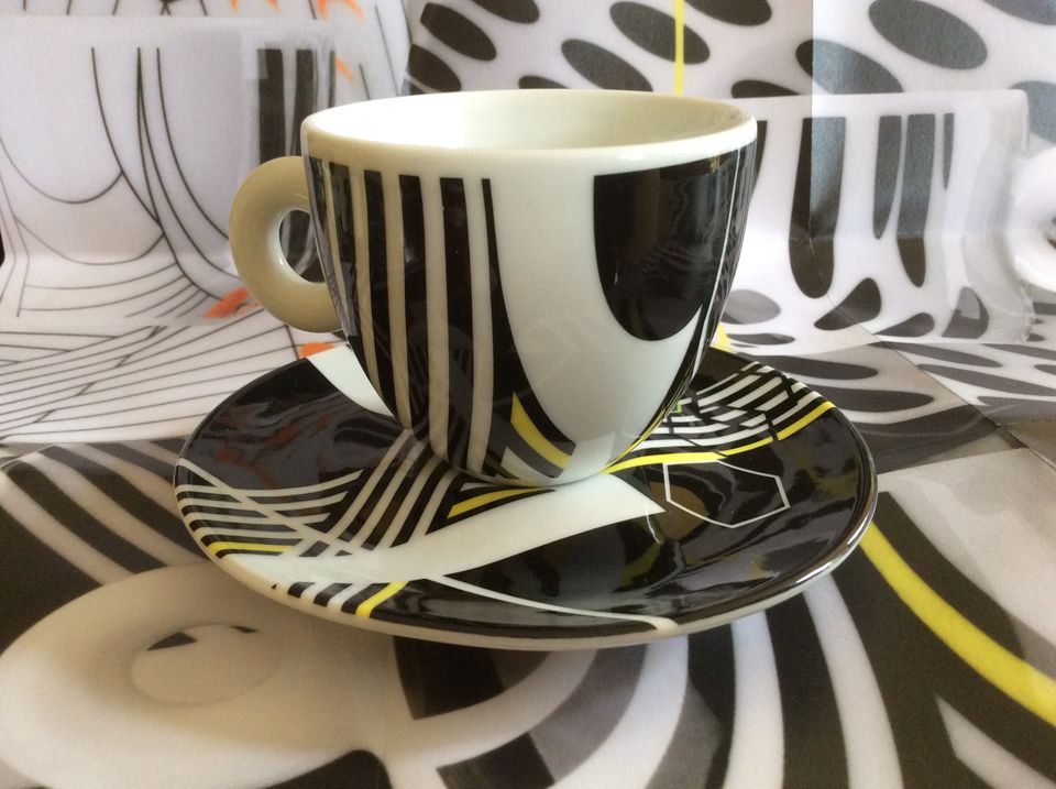 Illy Cappuccino Tassen Art Collection Tobias Rehberger 2010 in Düsseldorf