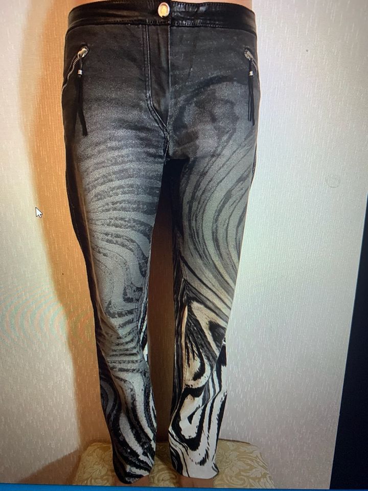 Jeans von Just Cavalli. Gr.M in Schwerin