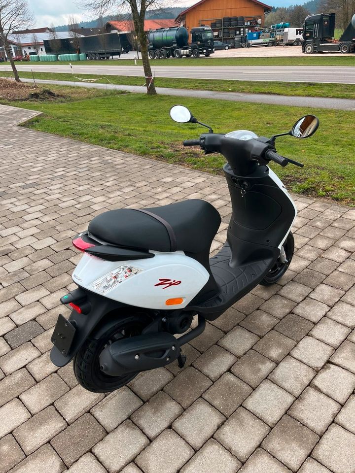 Piaggio Zip 50 4 Takt 3v i.e. iget Neufahrzeug sofort verfügbar. in Petting