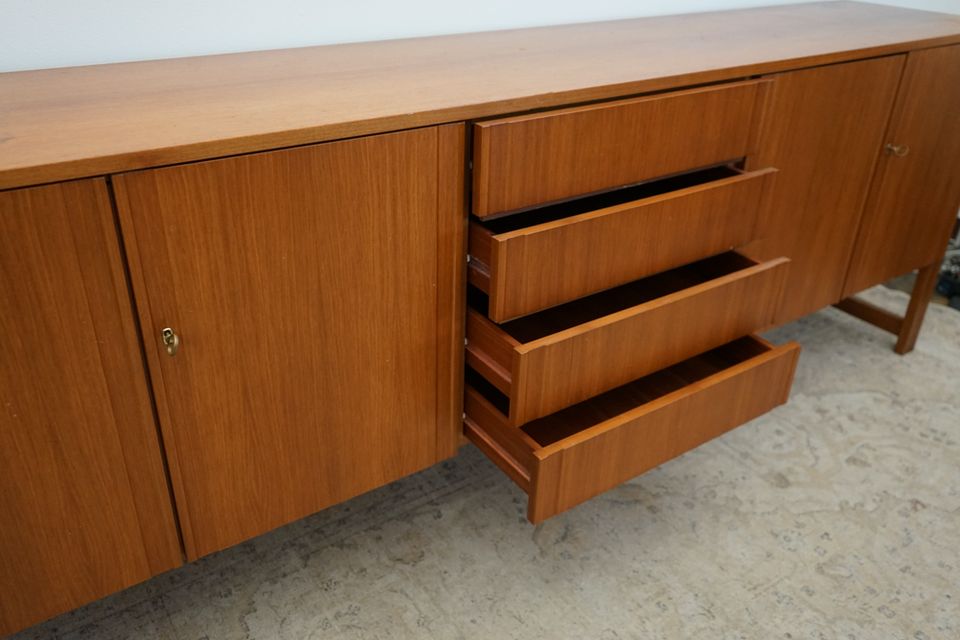 Teak Sideboard Vintage 60er Mid Century Retro in Hamburg