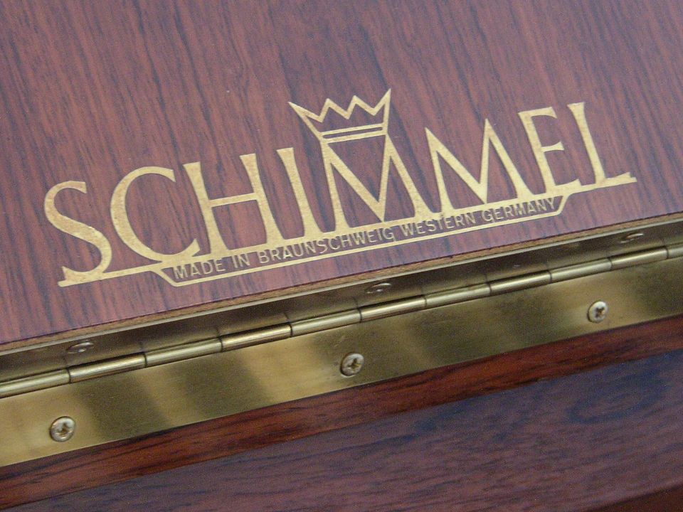 SCHIMMEL Klavier in Bispingen