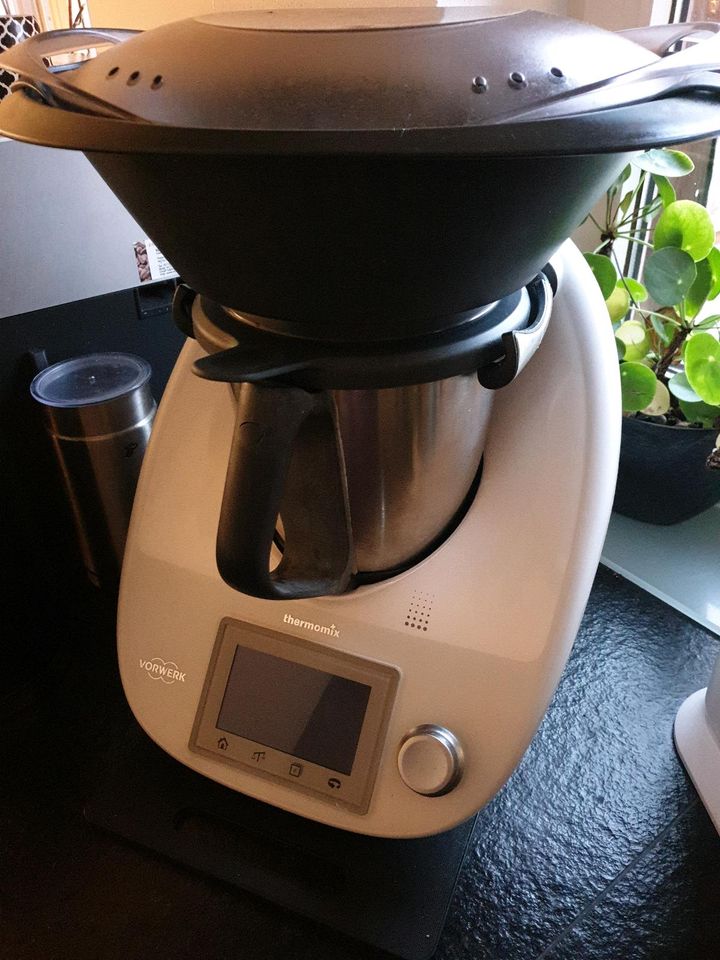 Thermomix TM 5 mit Zubehör in Radolfzell am Bodensee