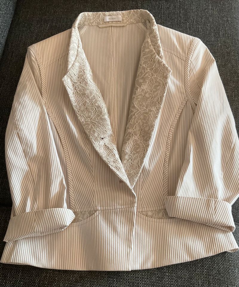 Beige-weiß gestreifter Sommerblazer von RIANI, Gr. 38 in Mönchengladbach