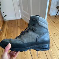 Lowa Wanderschuhe Wanderstiefel Hiking Trekking Boots 40 Berlin - Neukölln Vorschau