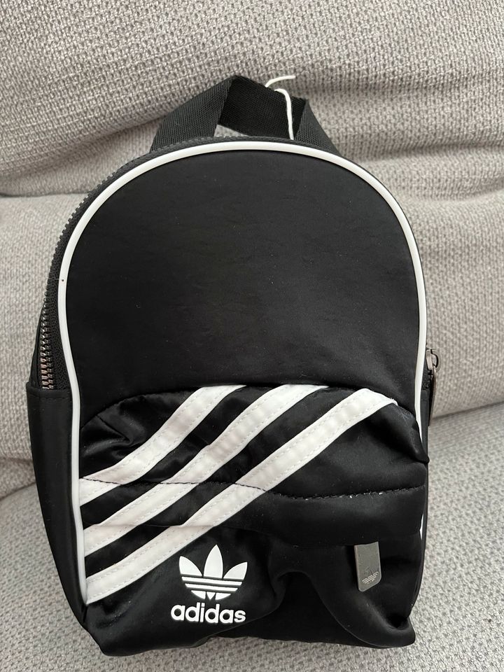 Original Adidas Mini Rucksack in Minfeld