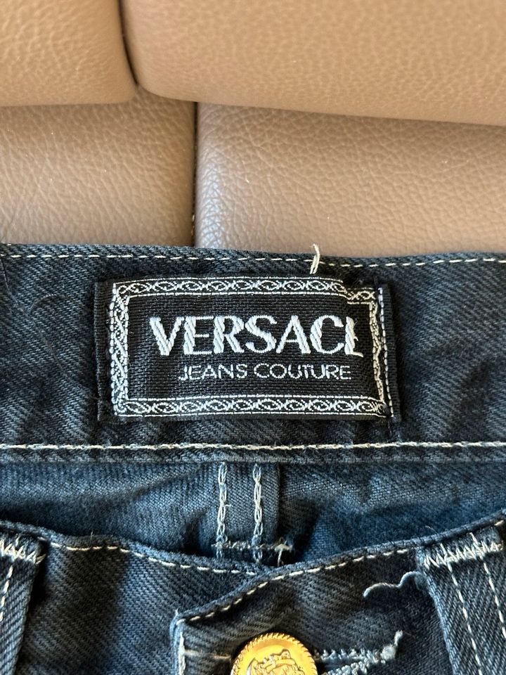 Versace Hose / Jeans schwarz Gr. 48 in Berlin
